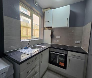 Piedmont Road, Plumstead SE18, London - Photo 3