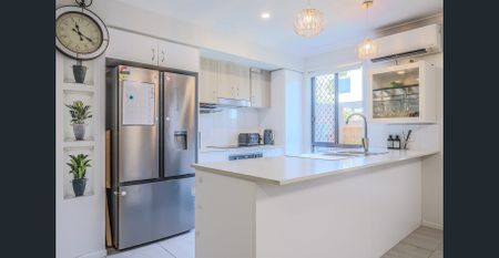 Spacious 4-Bed, 2-Bath Unit with Solar & Extra A/C | 2 Car Parks – Mango Hill - Photo 3