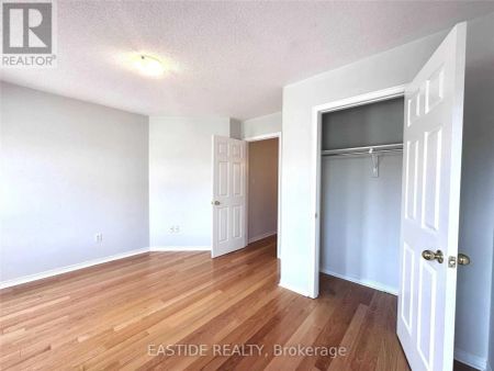 24 REVELSTOKE CRESCENT - Photo 5