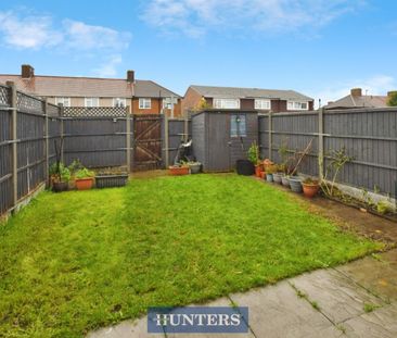 3 bedroom House To Let Total Size: 937 SQ FT - Photo 2