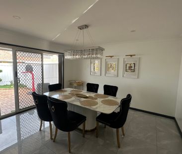 Renovated 3 Bedroom Townhouse - Photo 1