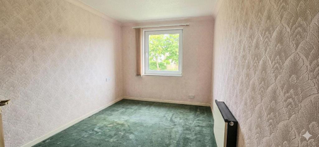 1 bedroom retirement property to rent - Photo 3
