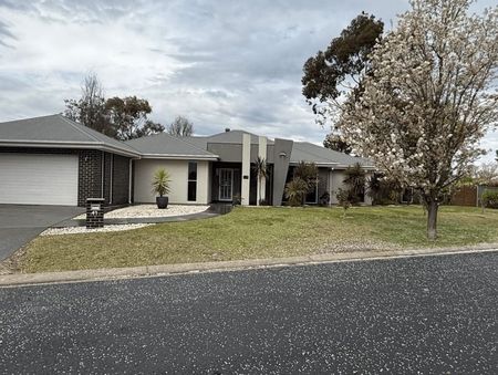 41 Champions Drive - Photo 2