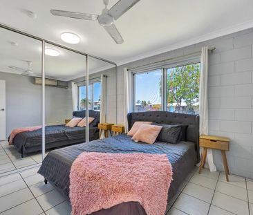 LOW MAINTENANCE COSY LIVING + 13KW SOLAR SYSTEM - Photo 4