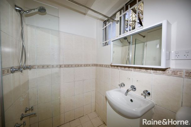 Two Bedroom Unit in Prime Maroubra Location - Photo 1