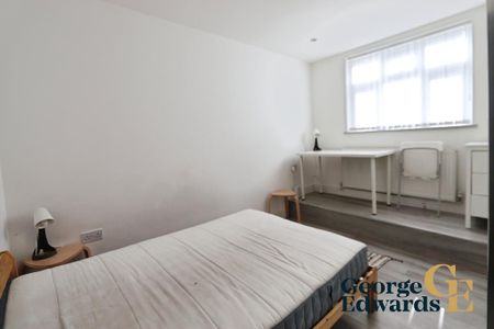 1 bedroom in a house share to rent - Photo 5