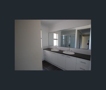 Spacious Modern Home to Rent in Popular Kleinton! - Photo 6