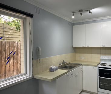 2/199 Barkly Street, Fitzroy North, VIC 3068 - Photo 5