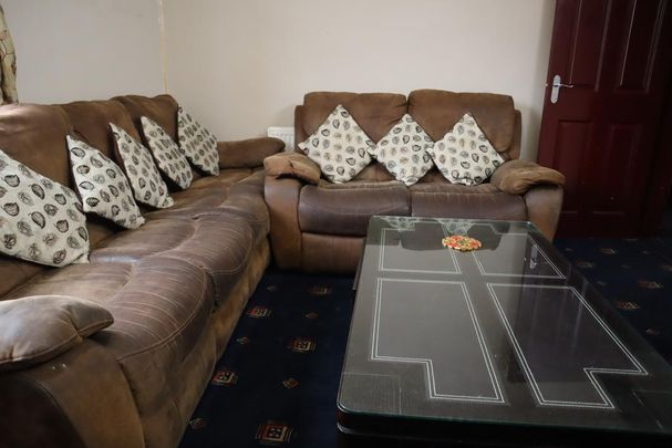 3 bedroom terraced house to rent - Photo 1
