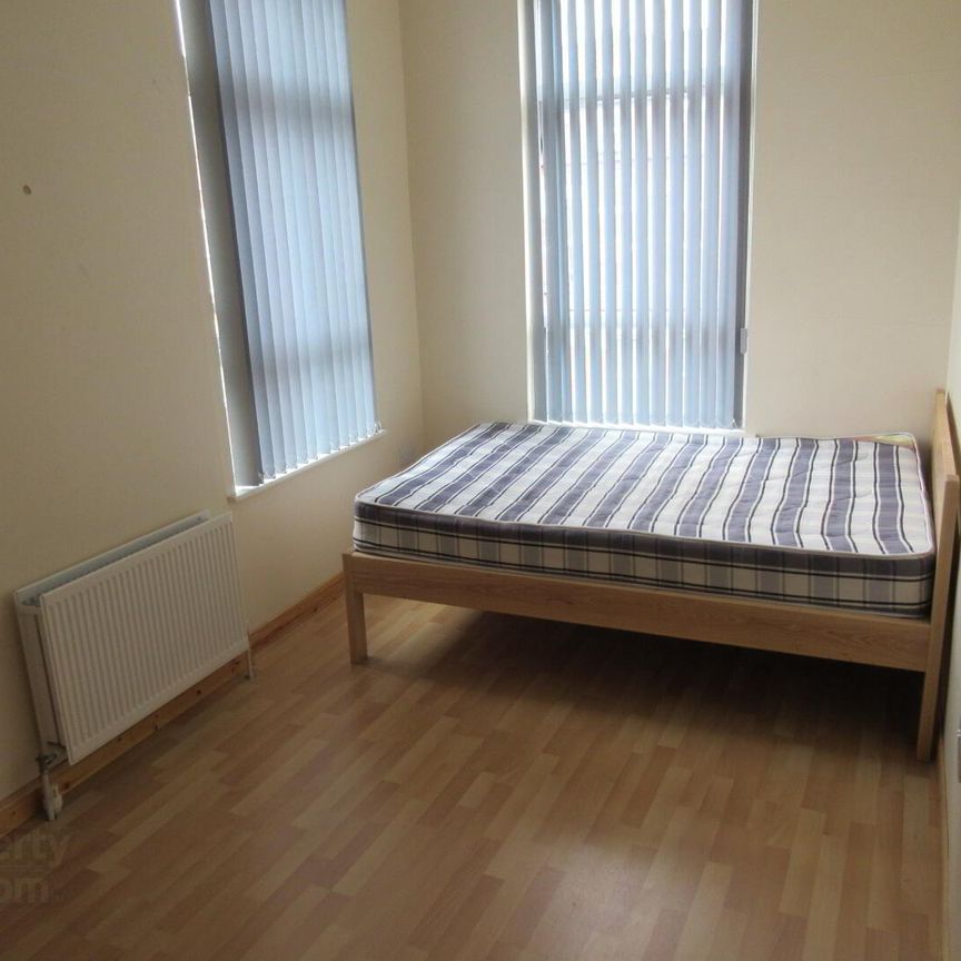 Great Apartment, 41d Agincourt Avenue, Queens Quarter, Belfast - Photo 1