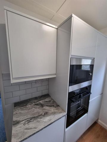 4 bedroom terraced house to rent - Photo 4