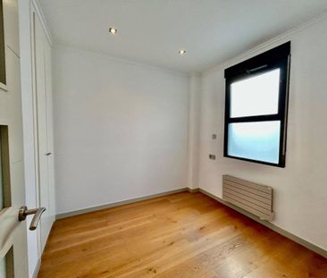 3 room luxury penthouse for rent in Valencia - Photo 3