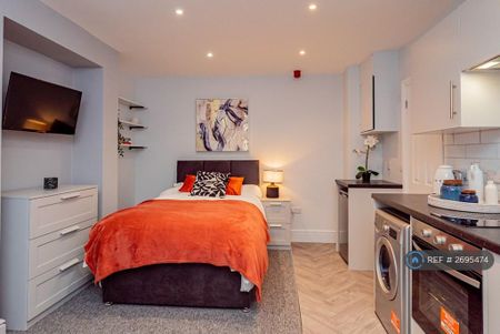 Studio to rent - Photo 5