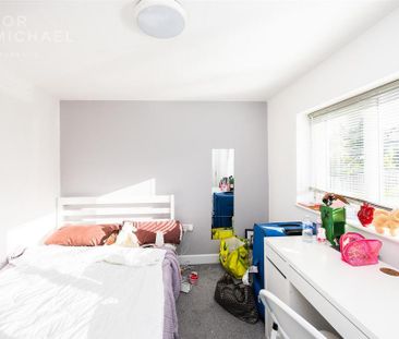 6 bedroom semi-detached house to rent - Photo 3
