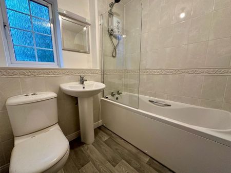 2 bedroom end of terrace house to rent - Photo 5