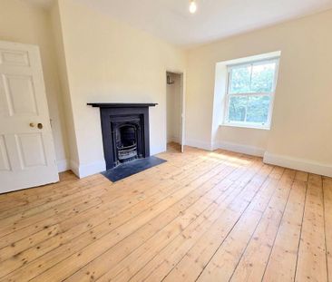 4 bedroom detached house to rent - Photo 2