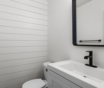 For Lease - 2218 Bluegrass Lane, Burlington, Ontario - Photo 3