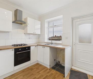 2 bedroom semi-detached house to rent - Photo 6