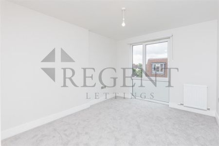 3 bedroom apartment to rent - Photo 2