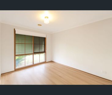 1/13 Glenbourne Road, Cranbourne, Vic 3977 - Photo 6