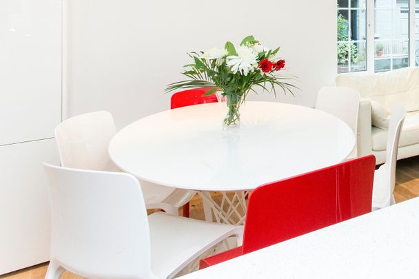 3 Bed Terraced House, Huntsworth Mews, NW1 - Photo 1