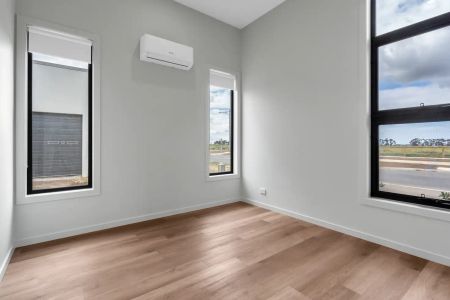 “Brand New Stylish Home in Wyndham Vale - Low Maintenance Comfort with 7-Star Energy Efficiency” - Photo 3