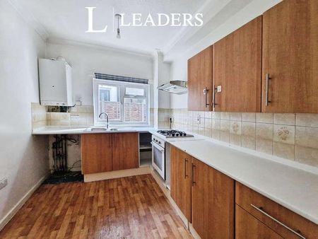 Lancaster Gardens, Southend On Sea, SS1 - Photo 3