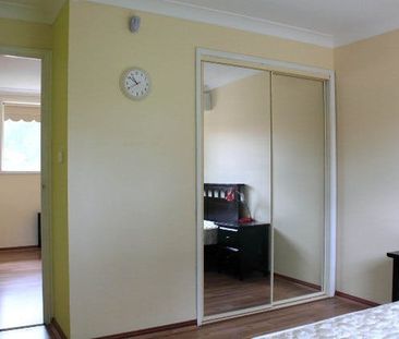 Great Two Bedroom Townhouse - Photo 5