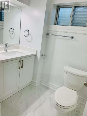 For Lease - 23 Lynmont Road Unit# Lower, Toronto, Ontario - Photo 5