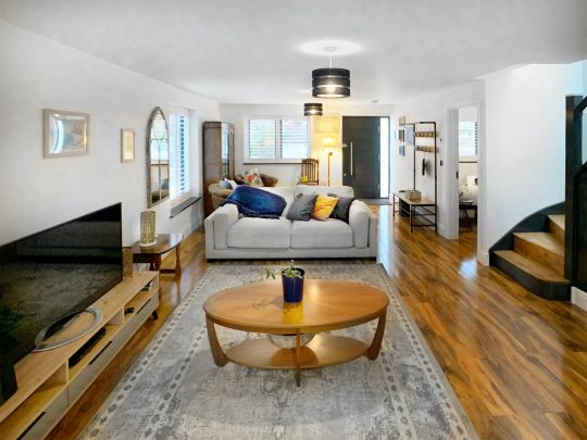 3 Bed, House - Photo 1