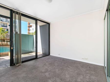 OUTSTANDING RESORT LIKE SPLIT-LEVEL APARTMENT - Photo 2