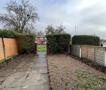 Room in a Shared House, Vale Street, M11 - Photo 1