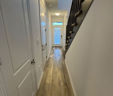 Townhouse For Lease | X8126166 - Photo 6