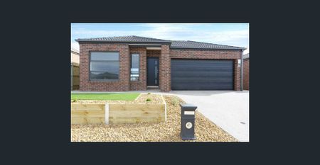 Stylish 4-Bedroom Family Home – Space, Comfort & Convenience! - Photo 5