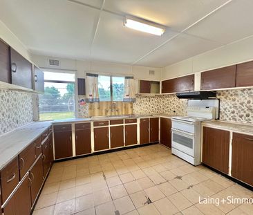 Spacious family home in a handy location - Photo 5