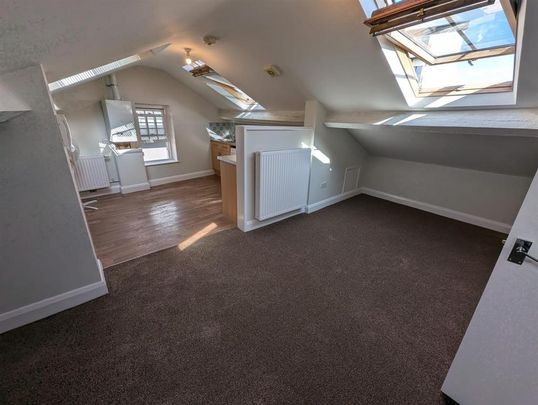 Studio to rent - Photo 1