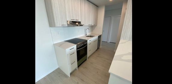 YORK HOUSE - Photo 2