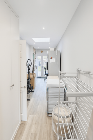 5 bedroom semi-detached house to rent - Photo 2