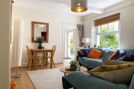 Room 3 - Photo 2