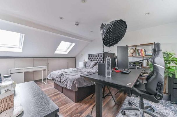 Glenister Park Road, Streatham Vale, SW16 - Photo 1