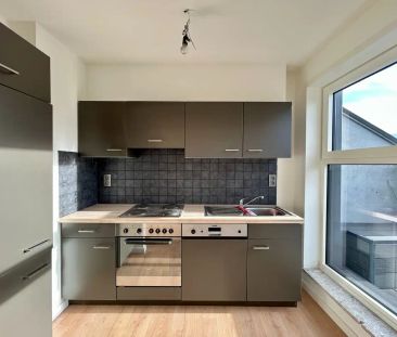 Instapklaar 2-slaapkamer appartement met terras in centrum Roeselare! - Photo 4