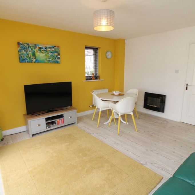 2 bedroom end of terrace house to rent - Photo 1