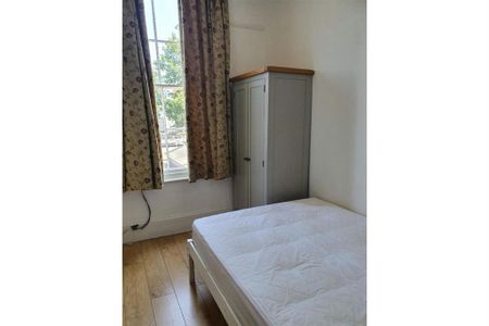 3 bedroom apartment to rent - Photo 2