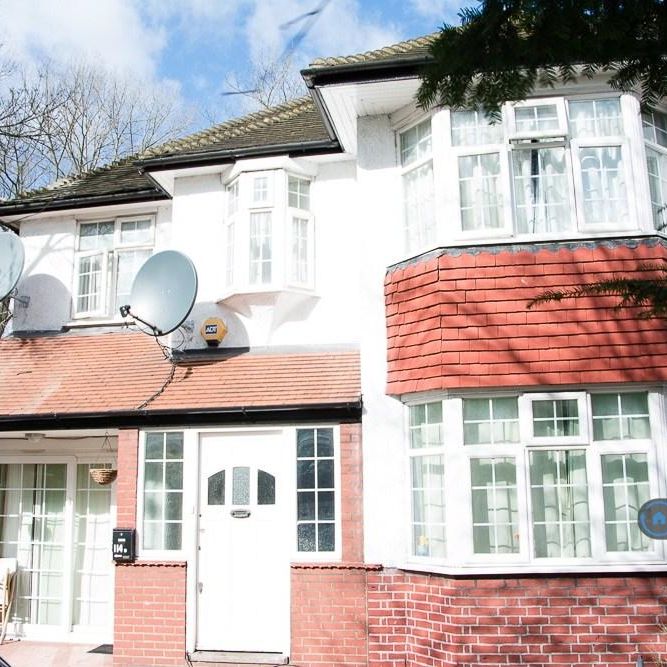 1 bedroom in a house share to rent - Photo 1