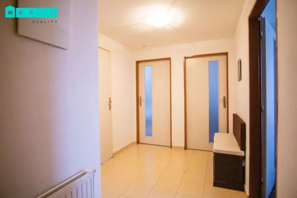 Pronájem cihlového bytu o dispozici 2+1, ul. Náměstí Osvobození v obci Horka nad Moravou. - Фото 1