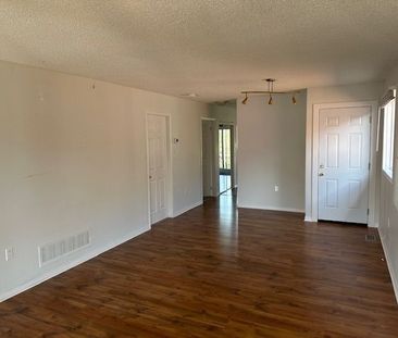 For Lease - 16 Lucas Avenue Unit# UPPER, Barrie, Ontario - Photo 2