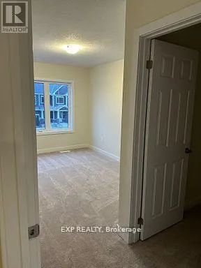 54 ROWLOCK STREET - Photo 2