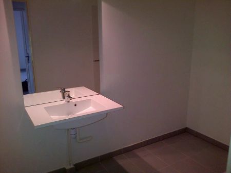 location Appartement T2 DE 46.9m² À LA SEYNE SUR MER - Photo 4