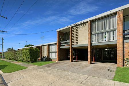 1/61 Ridge Street Merewether NSW - Photo 2