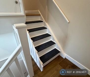 3 bedroom flat to rent - Photo 5